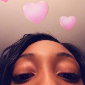 Meet your Posher, Deedee